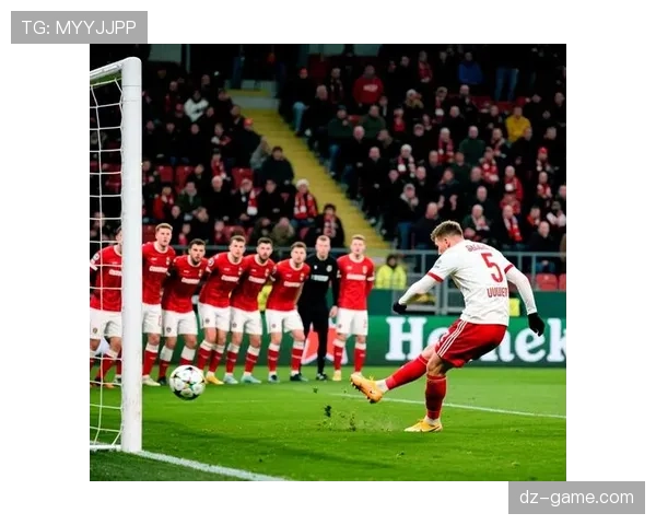 德甲球队加速后场补强,新援加盟显著提升防线实力 德甲球队加速后场补强,新援加盟显著提升防线实力