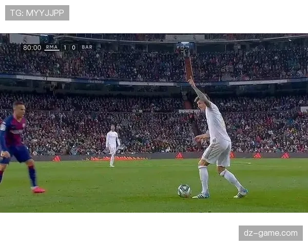 维尼修斯踢球太独?战术角色与持球选择分析 维尼修斯踢球太独?战术角色与持球选择分析